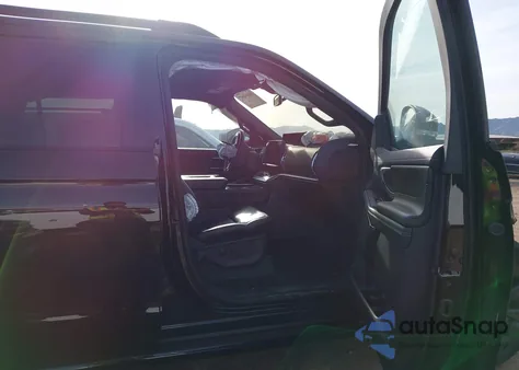 2025 Ford Expedition Platinum Max z USA, uszkodzony, nr VIN 1FMJK1M80SEA31626